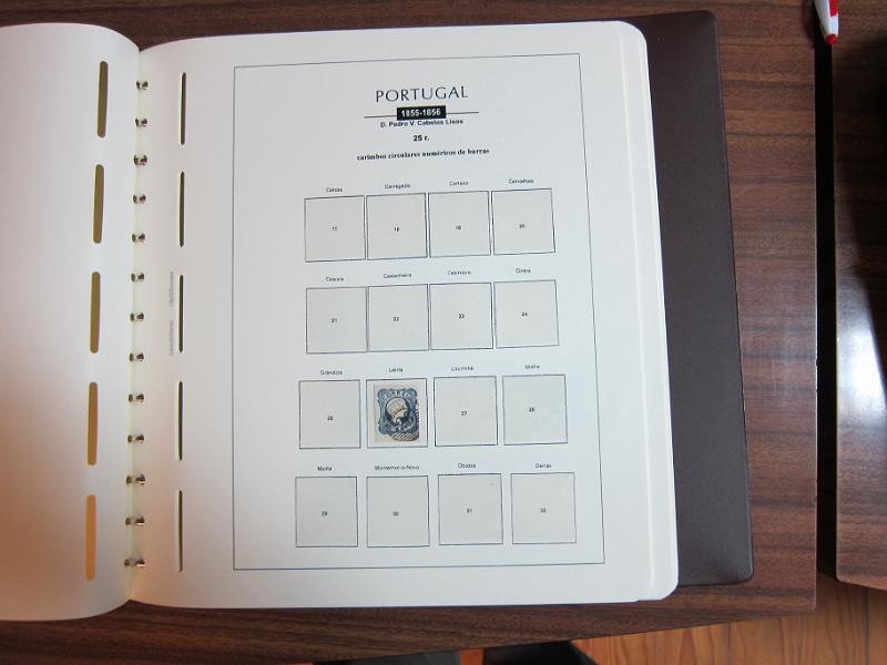 0015 (19).jpg -     Lote:    15      Marcofilia      Lotes Especiais       Descrição:      Portugal.   Colecção especializada de marcas numéricas das 1.ª e 2.ª reformas em selos de 25 reis, desde D. Maria II até D. Luís I, de frente. Lote a ver.        Lote       Valor Base:     &euro; 1.500,00     Valor Venda:     &euro; 3.000,00     